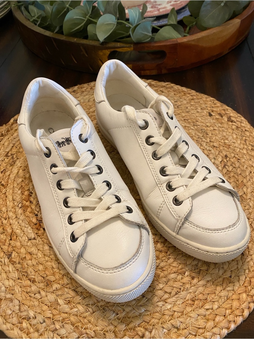 Women’s Coach Porter white leather low top sneakers with a lace-up design - Picture 4 of 11
